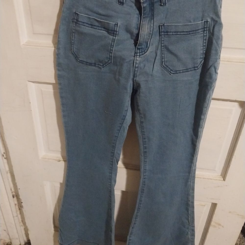 Women's Size 4 Bell-Bottom Blue Jeans